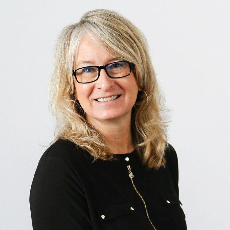 LORI MINNIHAN