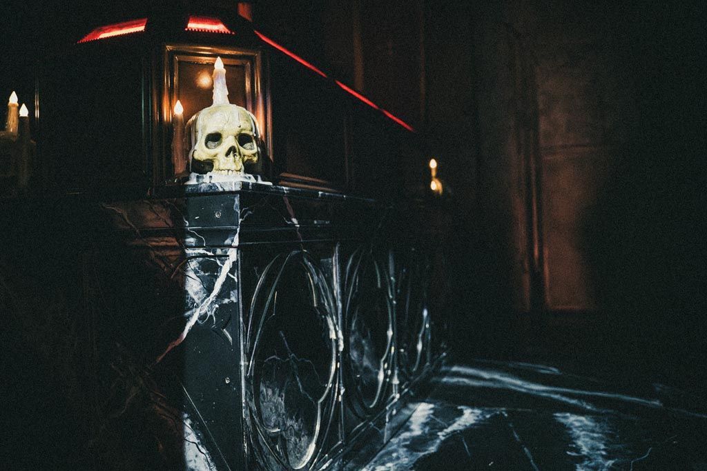 Dracula Escape Room Themes