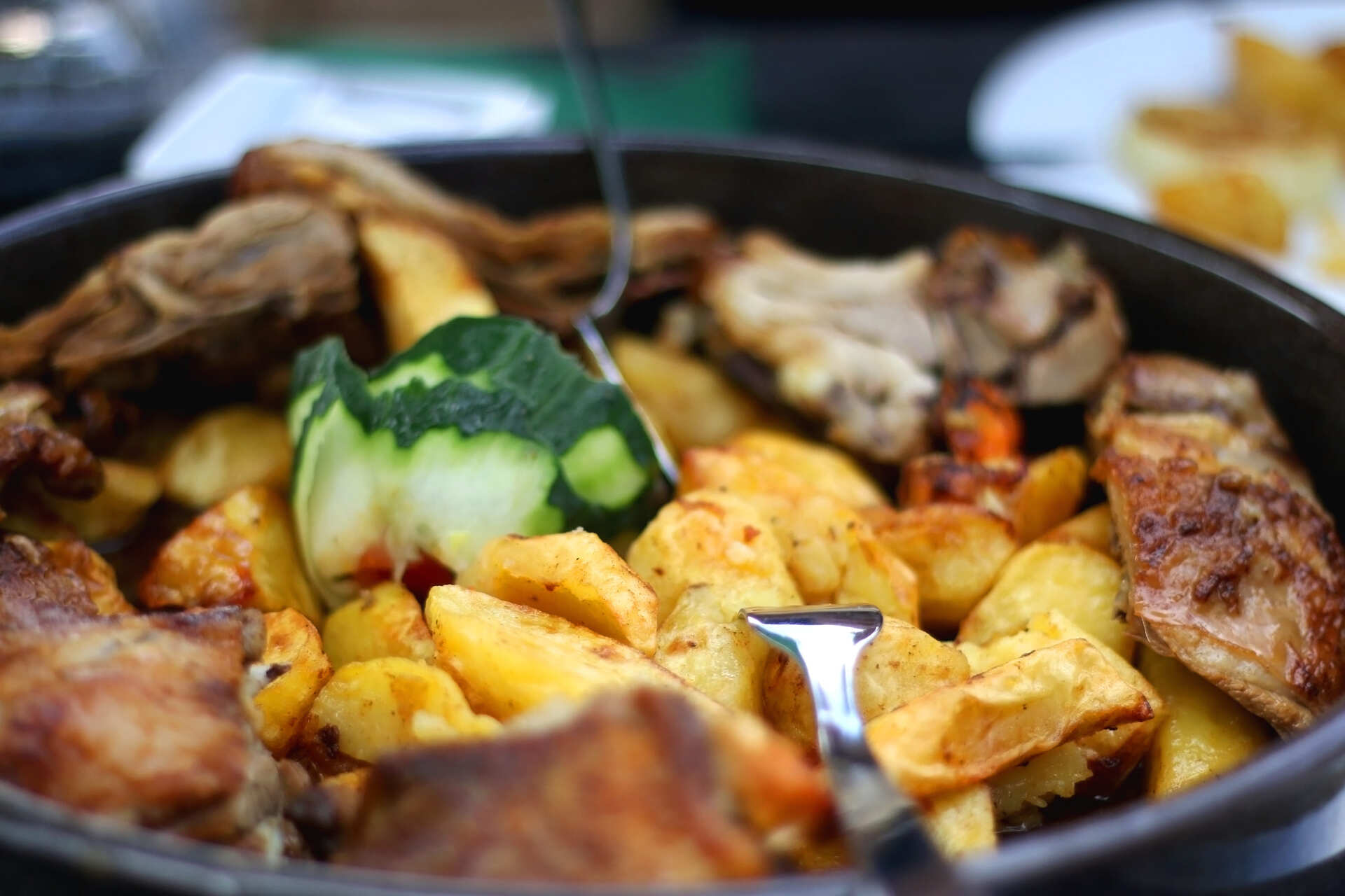 Peka Sac, Kalbsbraten mit Kartoffeln im Stiftsrestaurant Leopold Klosterneuburg.