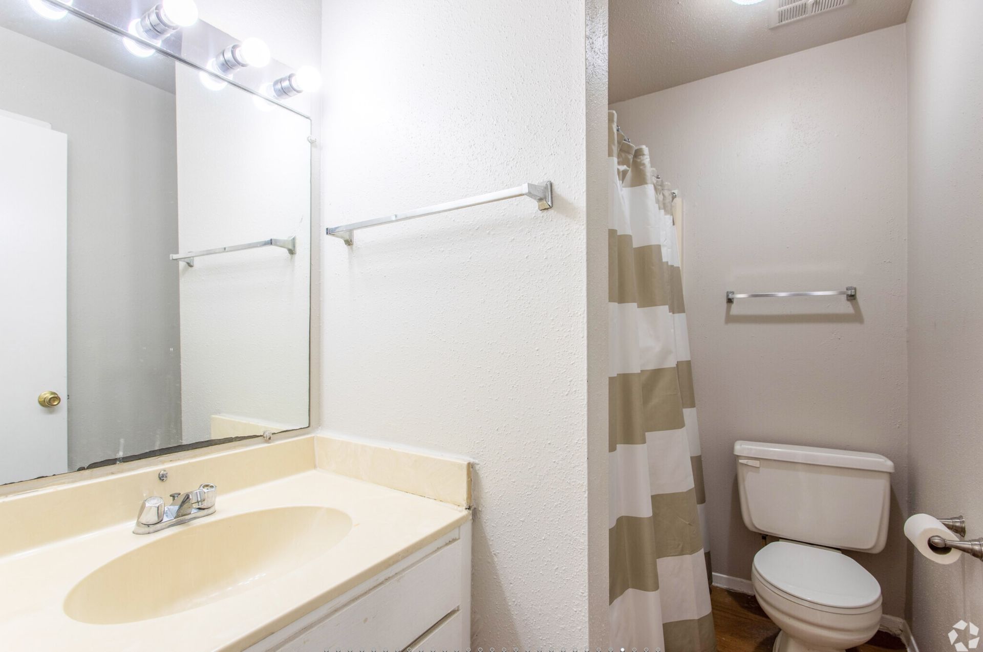 Chateau Nederland Apartments For Rent Nederland, TX