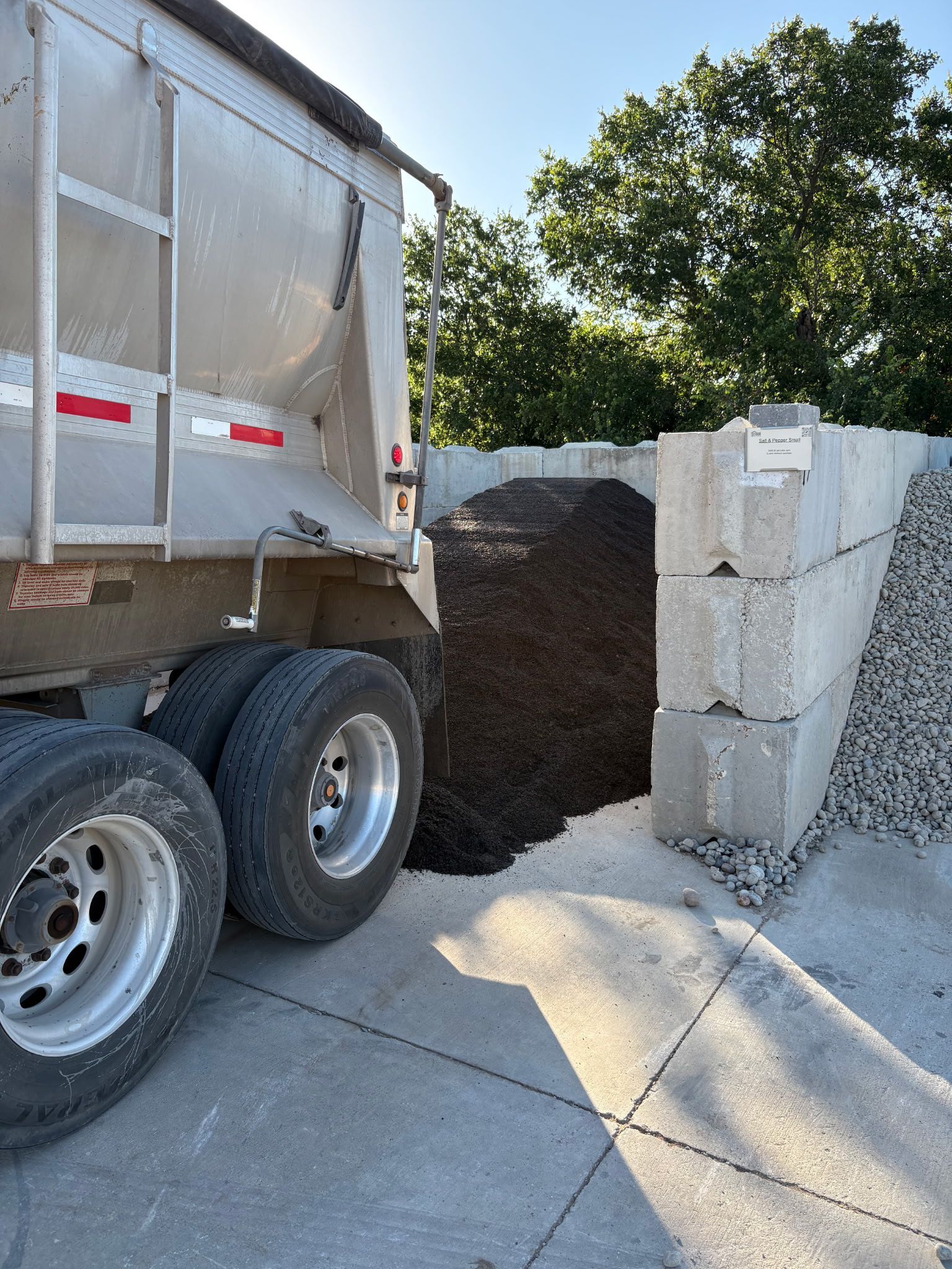 Black Decomposed Granite 