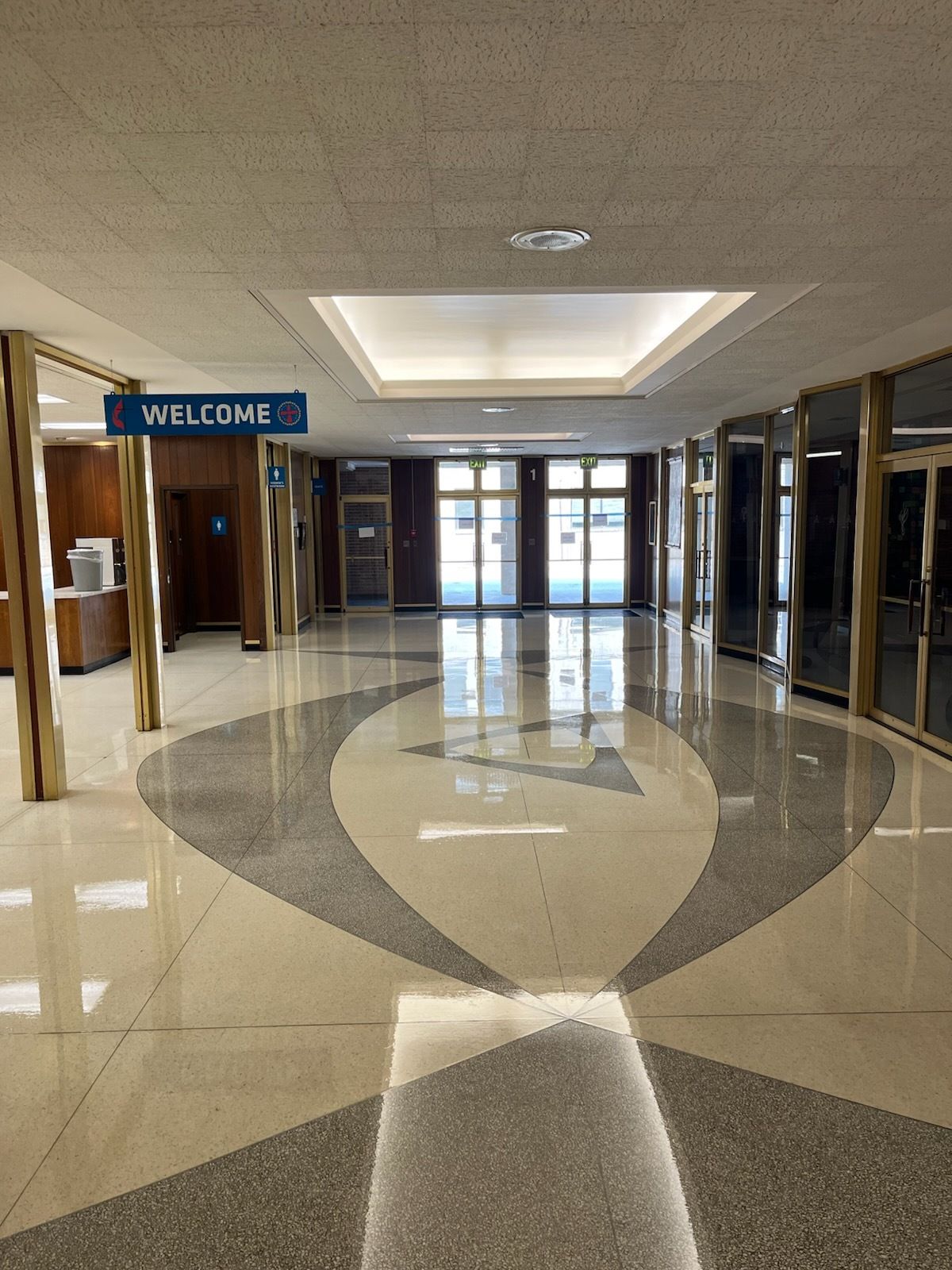 Empty indoor corridor with a 