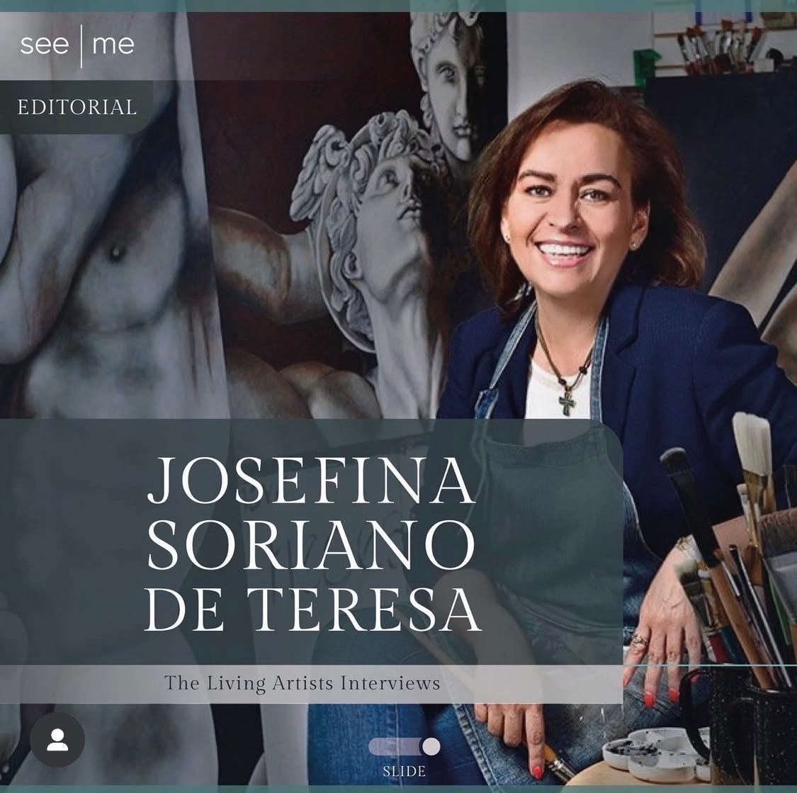 Josefina Soriano de Teresa sonriendo junto a un mural pintado, con un banner de sitio web con temática pictórica.