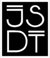 Logotipo cuadrado negro con las letras blancas “JSDT”.