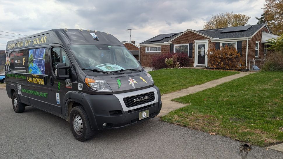 Boom Pow DIY Solar Black Van