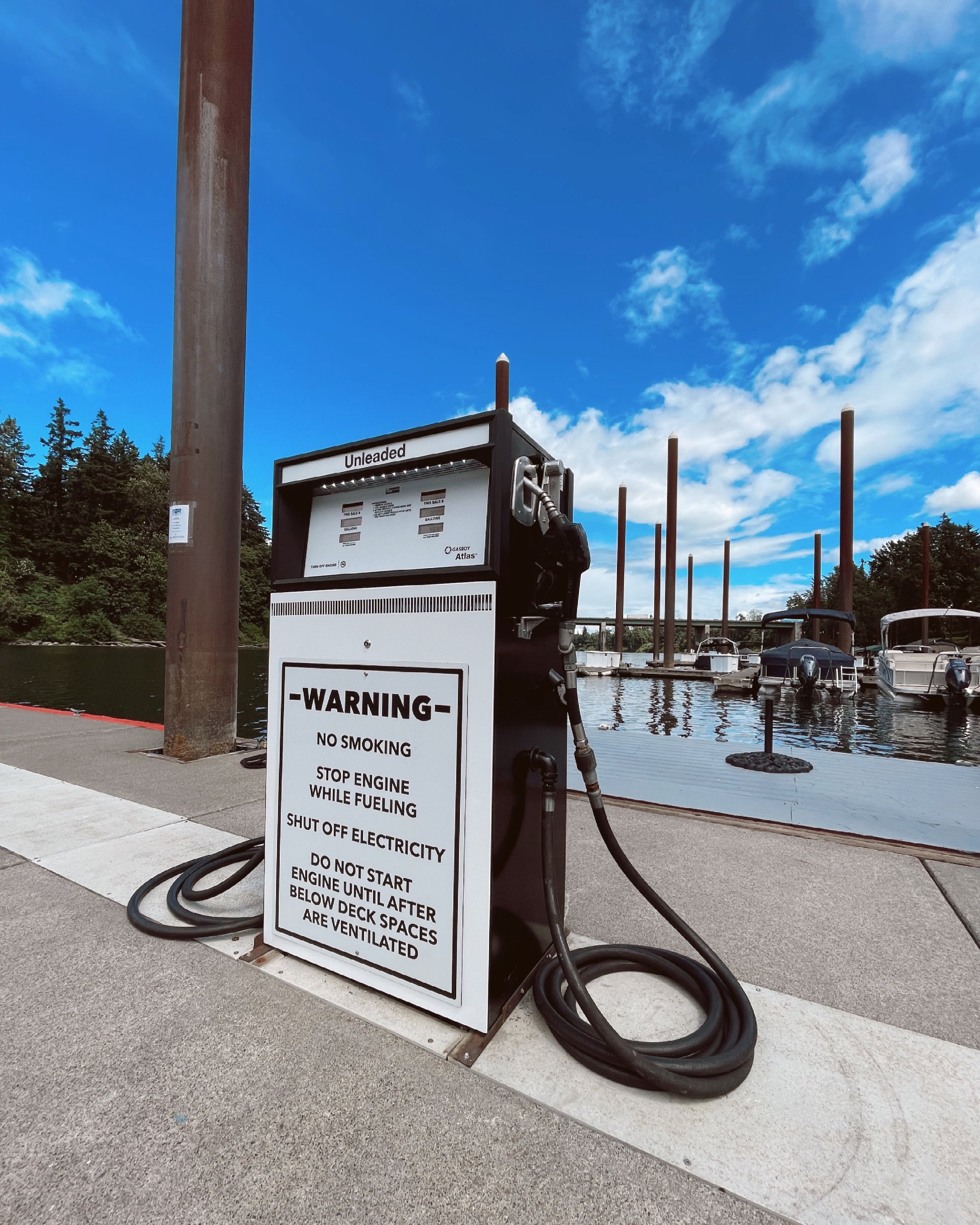 Gas Dock Services and Marine Store Boones Ferry Marina