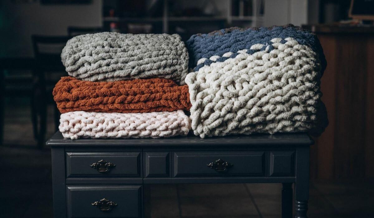 cleaning moving blankets