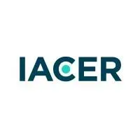 Logo IACER in testo color verde acqua scuro con un accento circolare turchese su sfondo bianco.