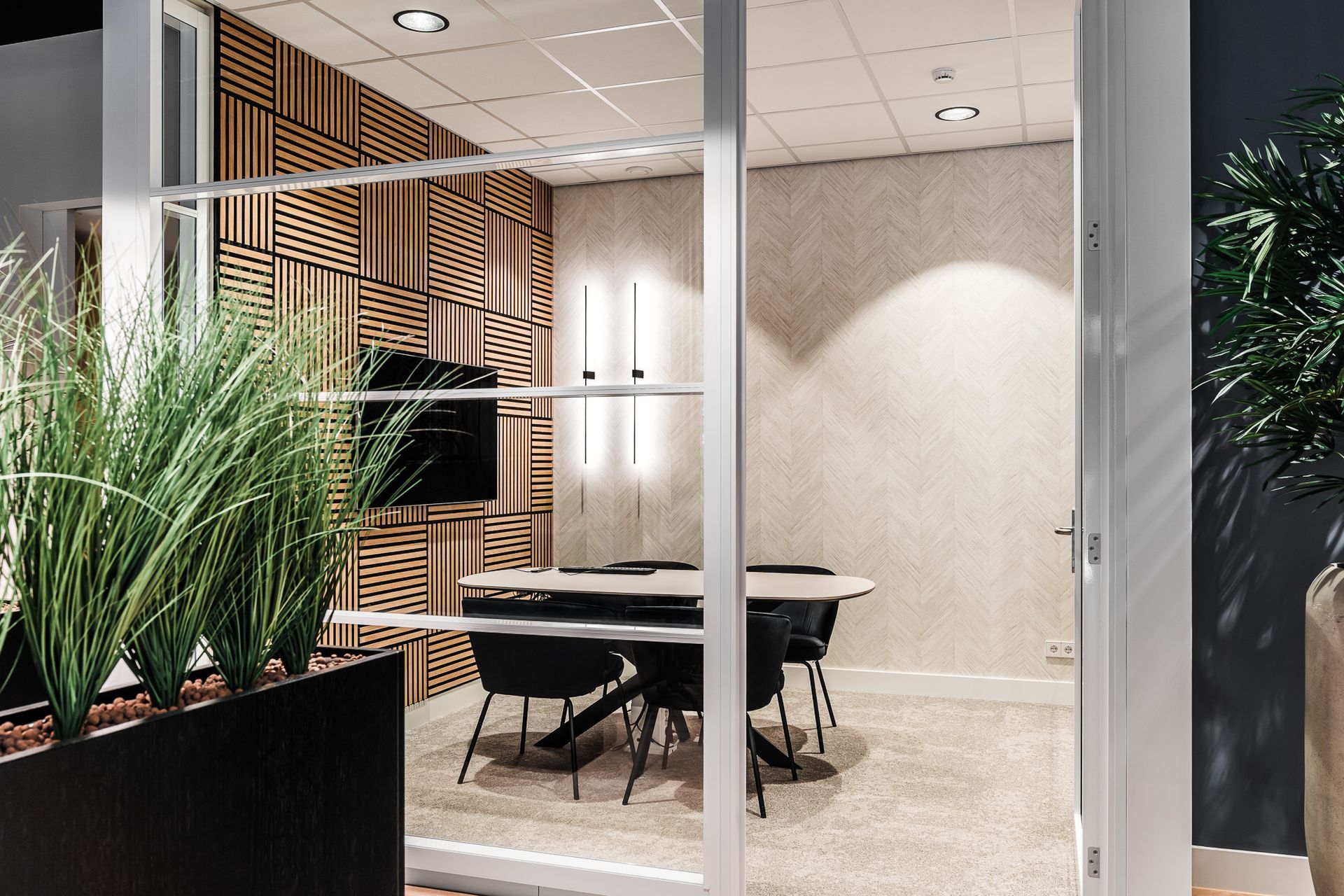 interieurontwerp makelaarskantoor, reproruimte en spreekkamers
