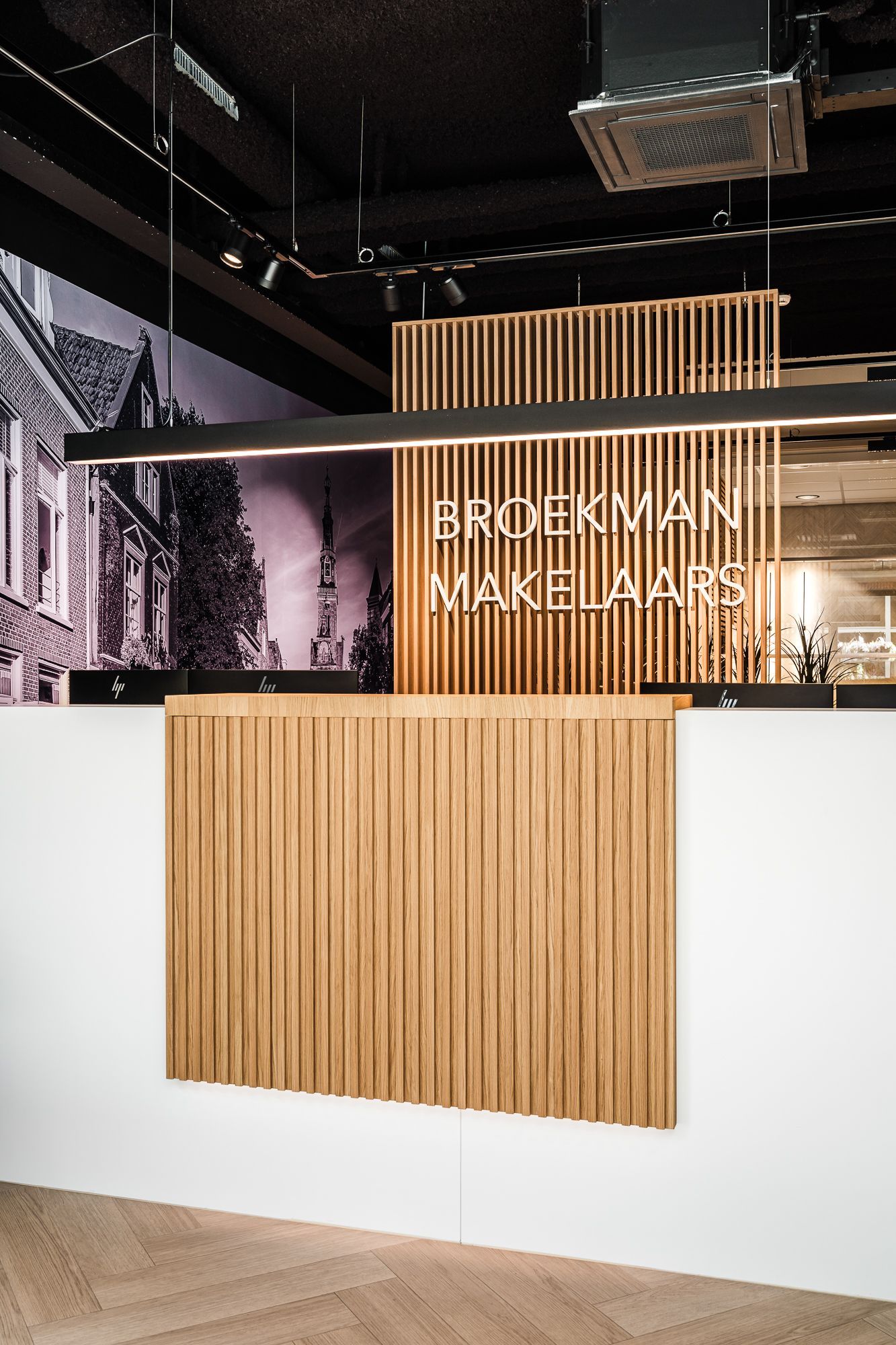 interieurontwerp makelaarskantoor, ontvangstbalie