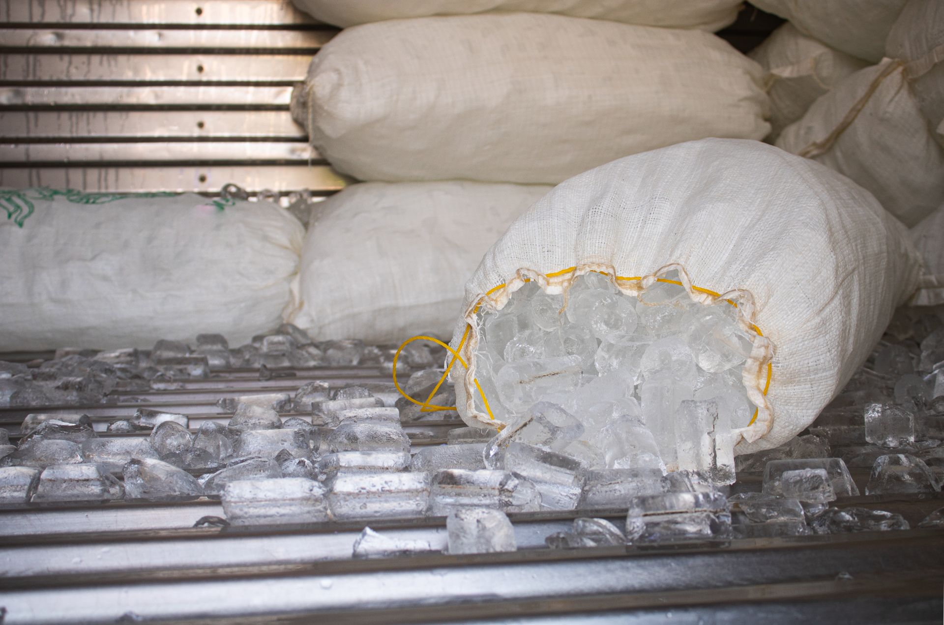 Packaged Ice Honolulu, HI Hawaiian Ice Co.