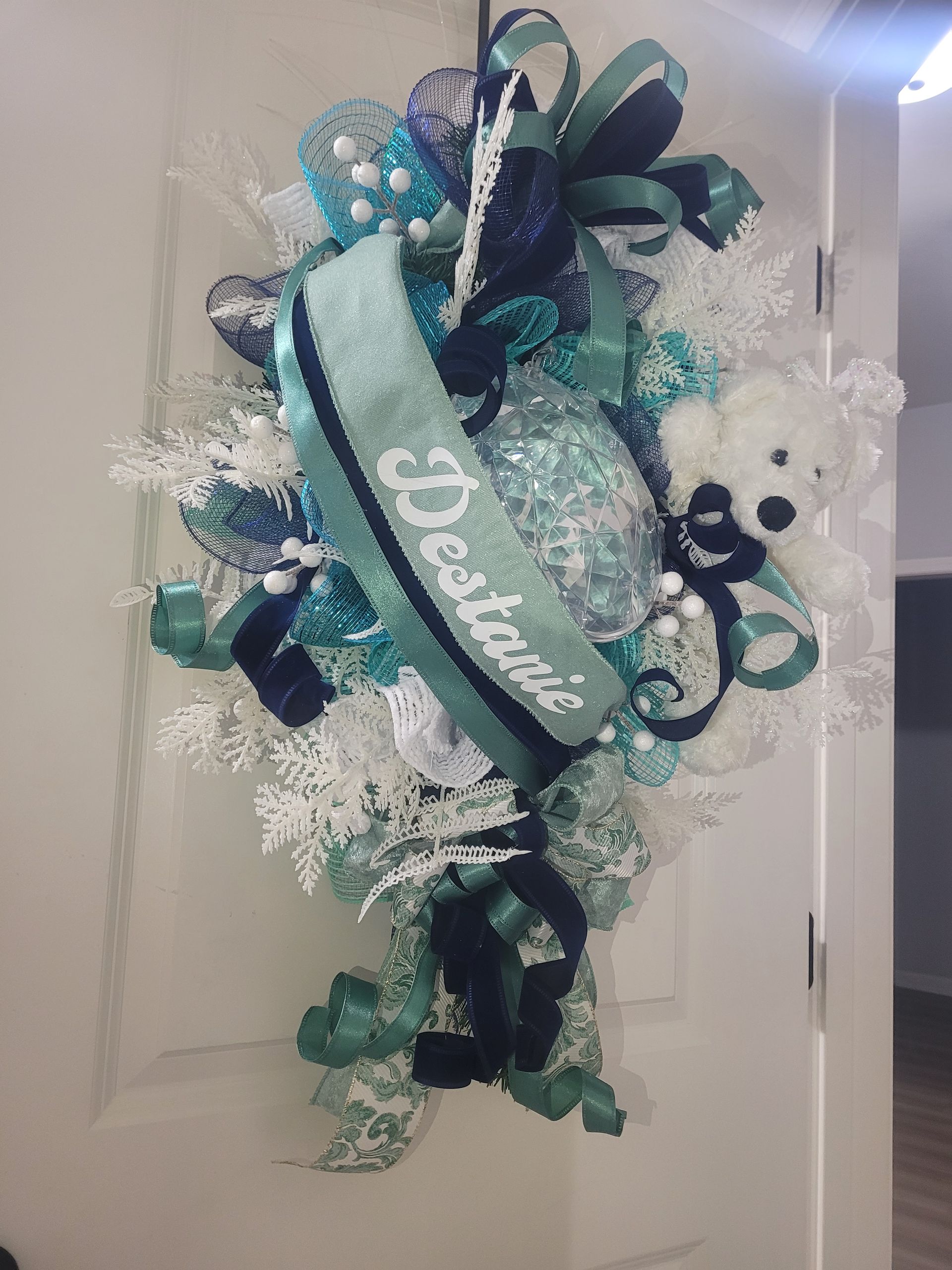 customized door wreath for kids bedroom