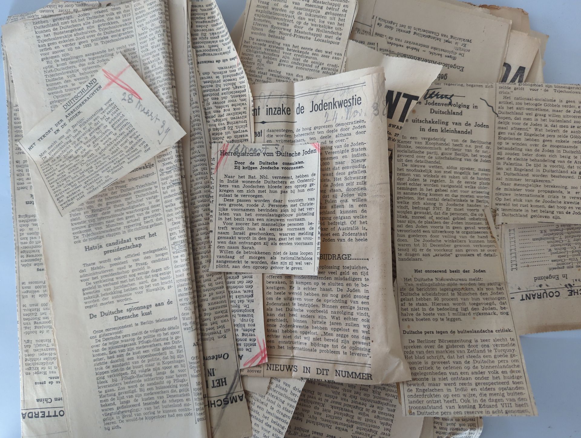 Tweede Wereldoorlog | 34 originele krantenknipsels over Jodenververvolging