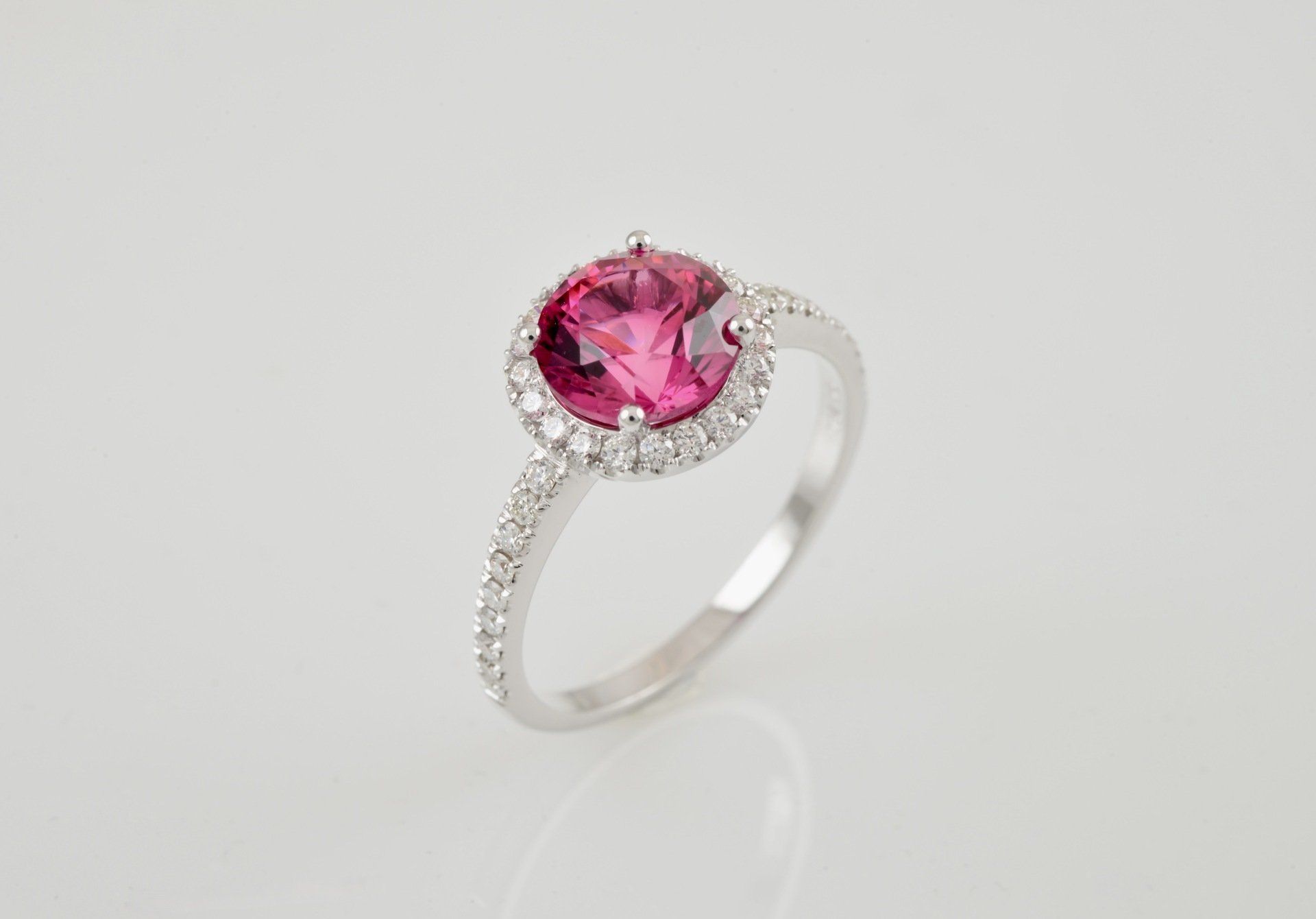Rubellit-Brillanten Ring