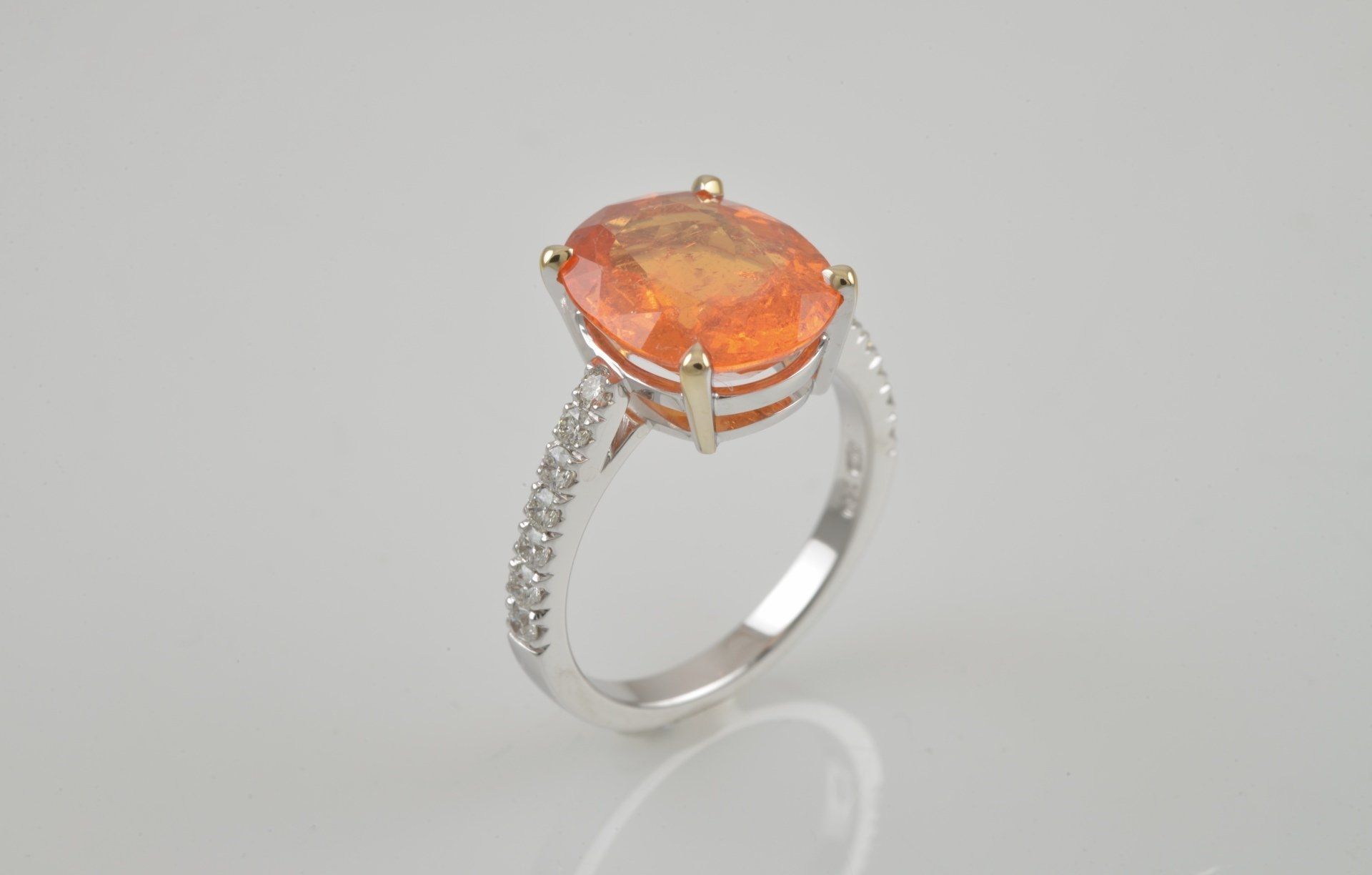 Mandaringranat-Brillanten Ring