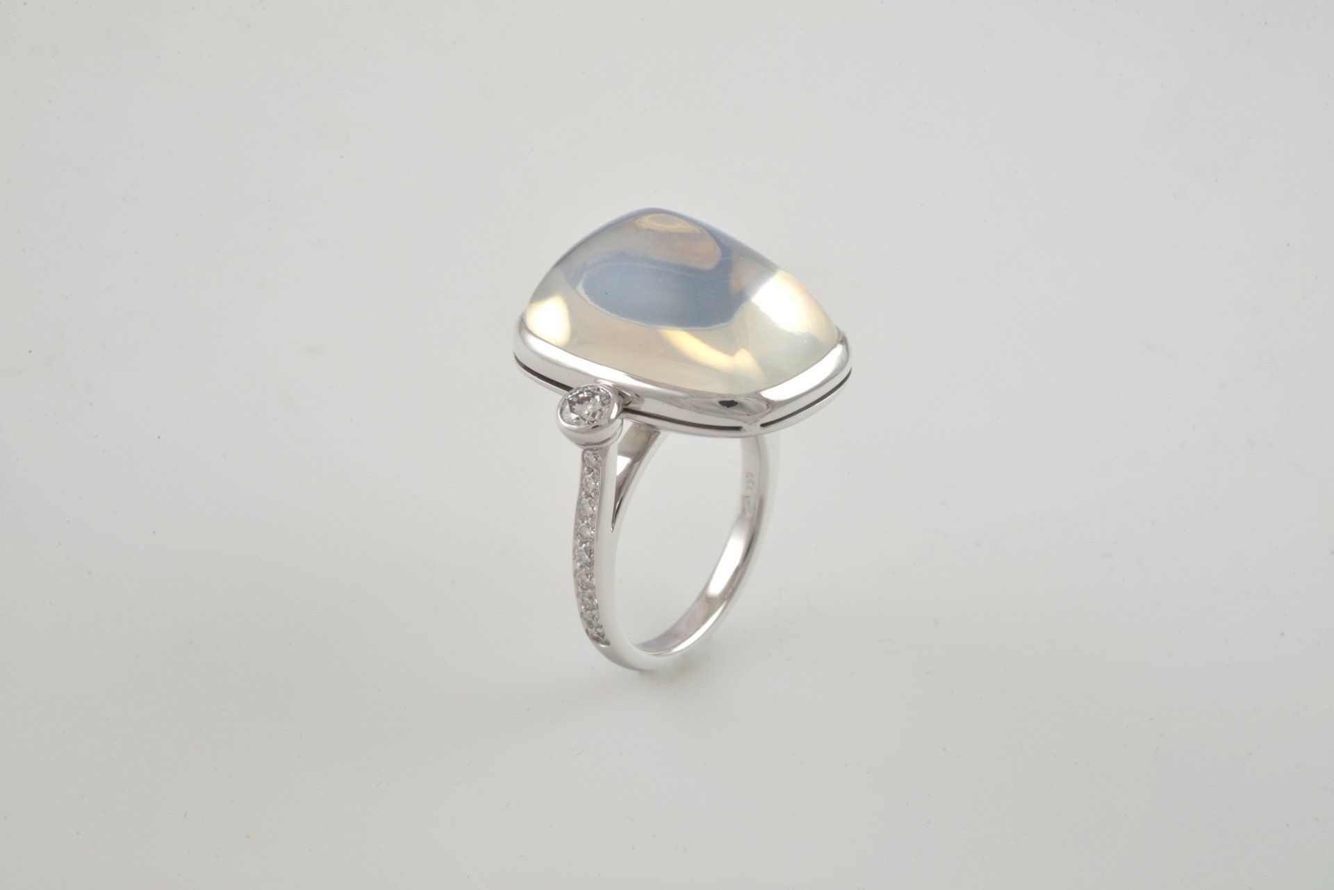 Mondstein-Brillanten Ring
