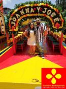 Familia en recorrido guiado por Xochimilco