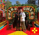 Pareja en trajinera de Xochimilco