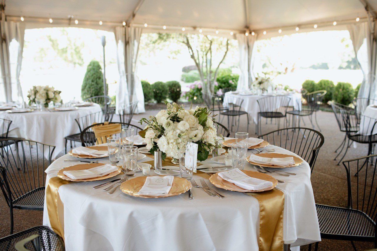 Dining at Windyke Golf Course