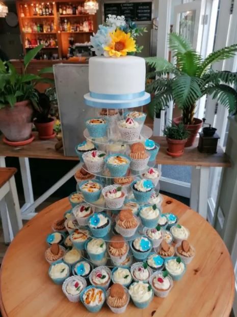 Willow Cakes Ashford happy customers on their wedding day
