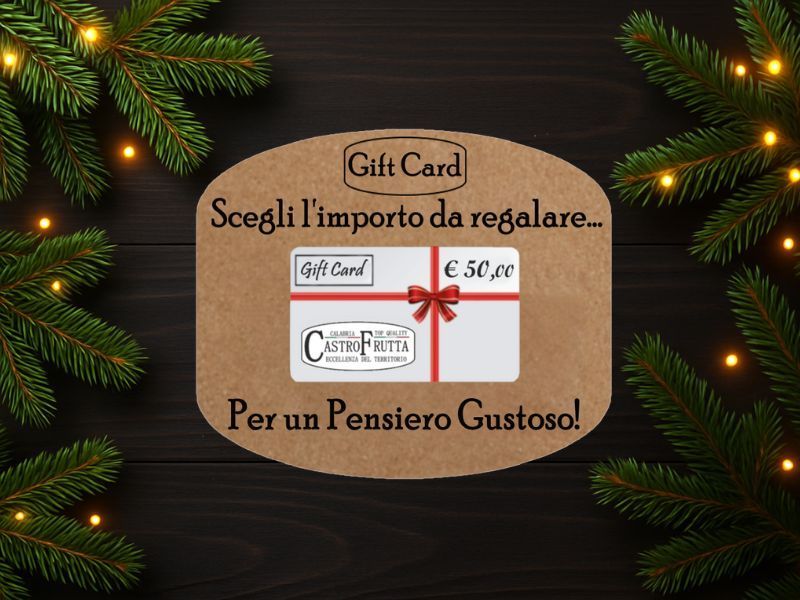 Carta regalo promozionale in italiano con decorazioni natalizie e un fiocco rosso, su sfondo ovale marrone.