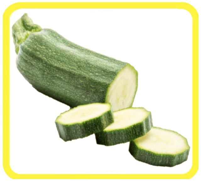 Zucchine verdi con diverse fette rotonde su sfondo bianco con bordo giallo