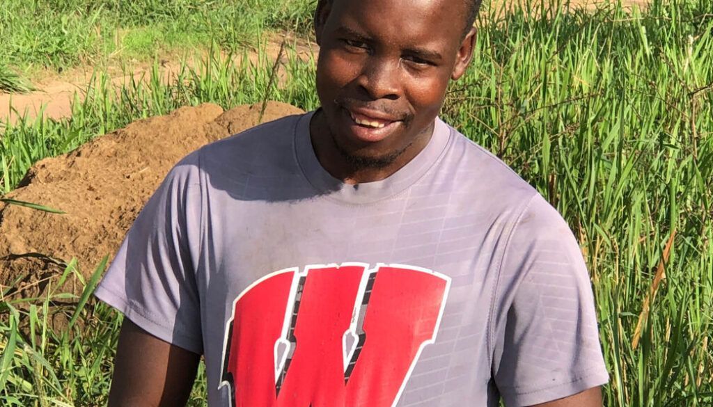 post5 Man in gray shirt with red