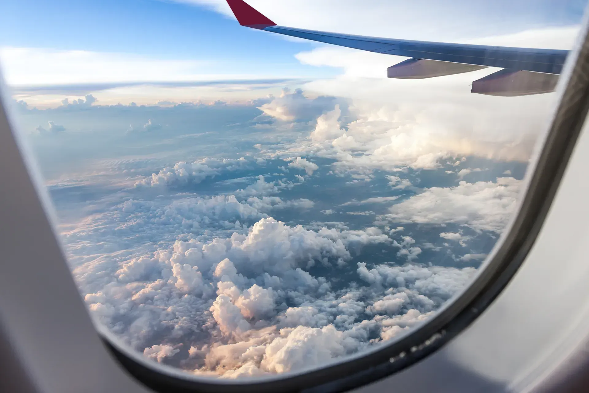View out of a plane, representing mid year relocation and split year tax treatment