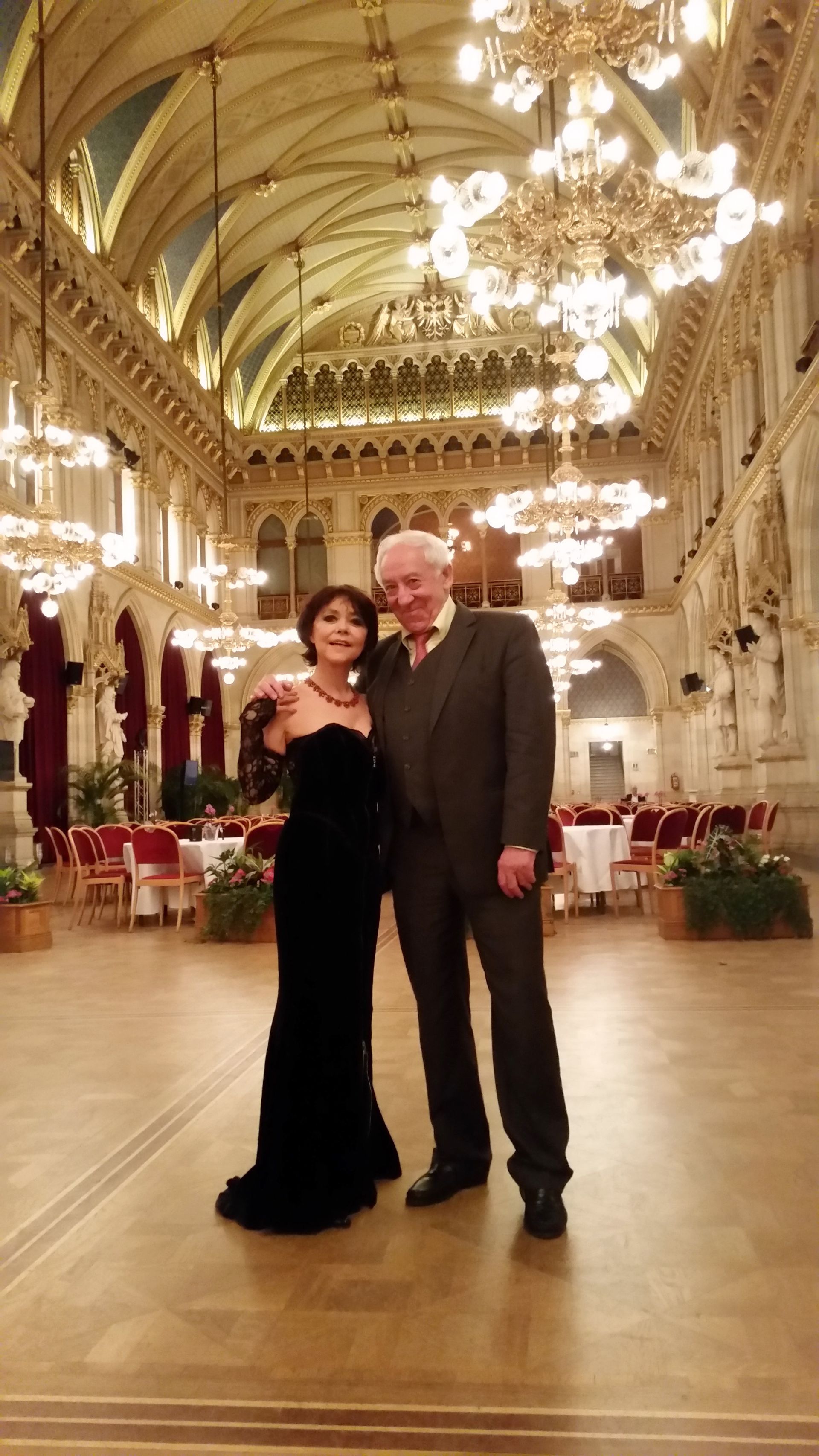 DIETER HALLERVORDEN SIMONE RETHEL ©simone rethel-heesters D.Hallervorden und S Rethel beim Wiener Filmball