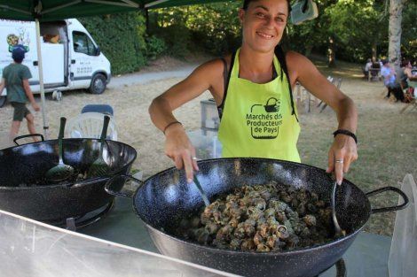 Street market and communal meals