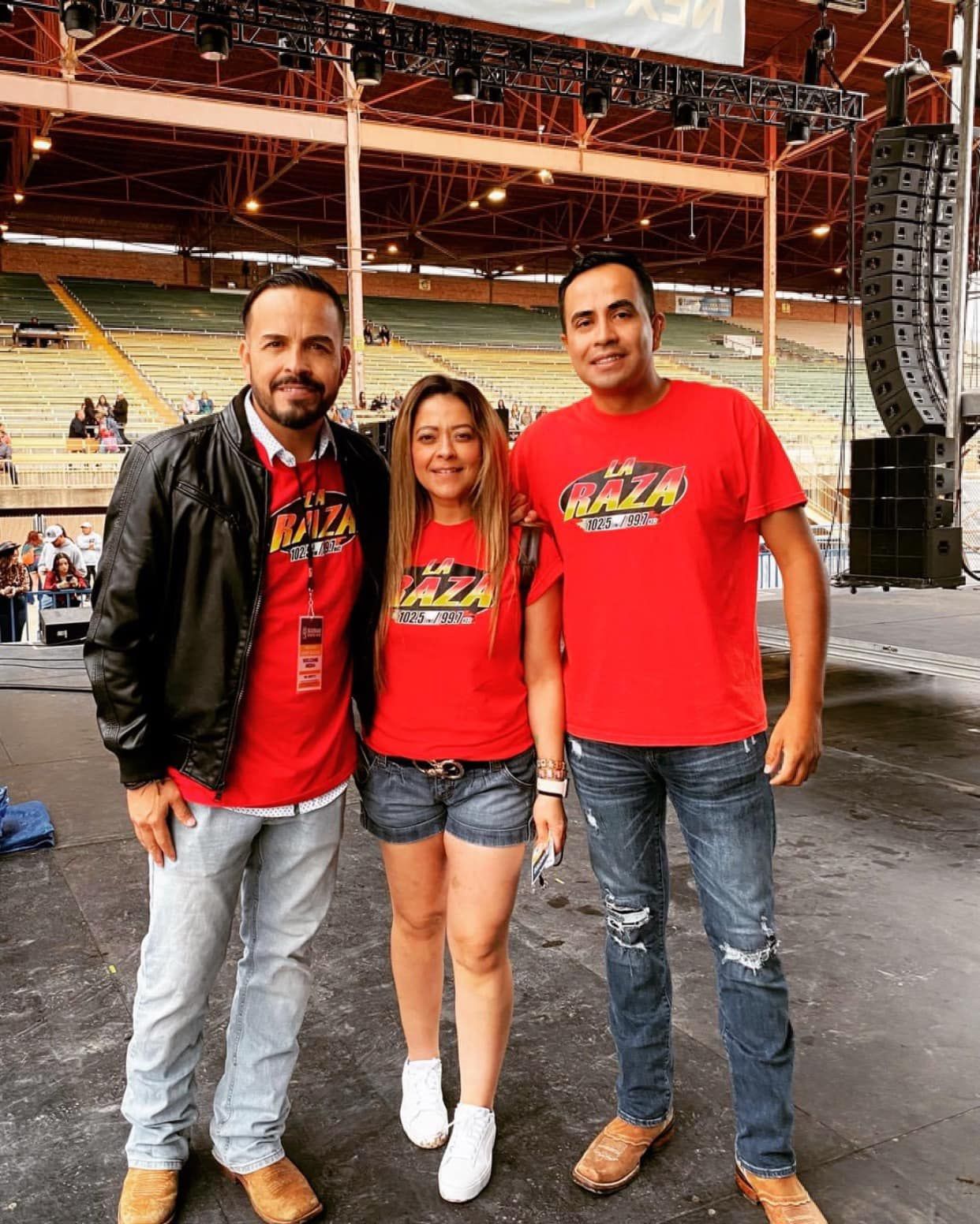 la-raza-102-5