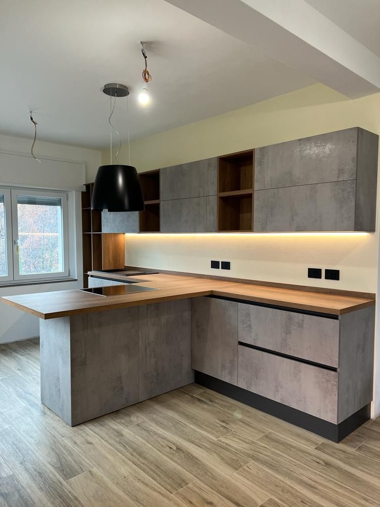 immagine di una cucina realizzata da arredamenti capelli