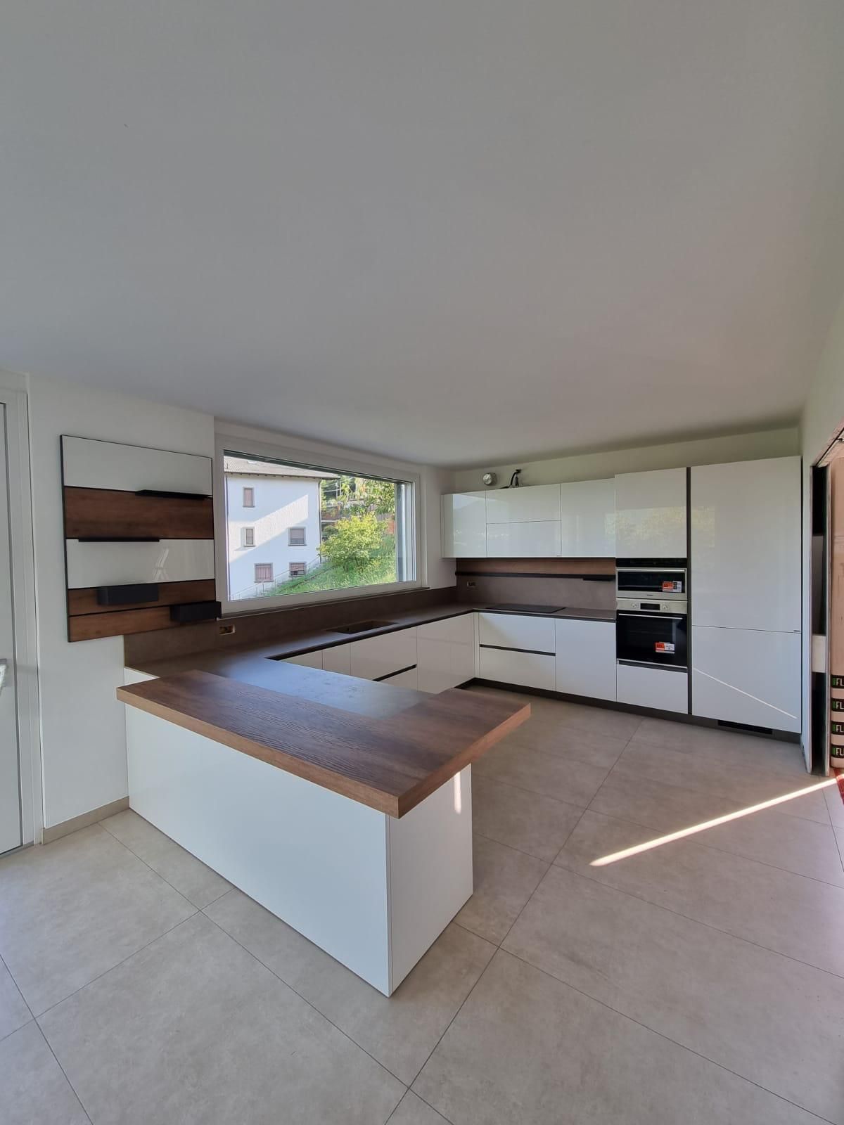 immagine di una cucina realizzata da arredamenti capelli