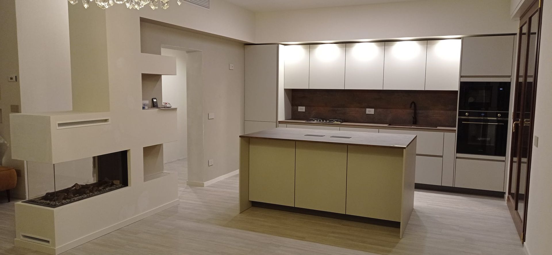 immagine di una cucina realizzata da arredamenti capelli