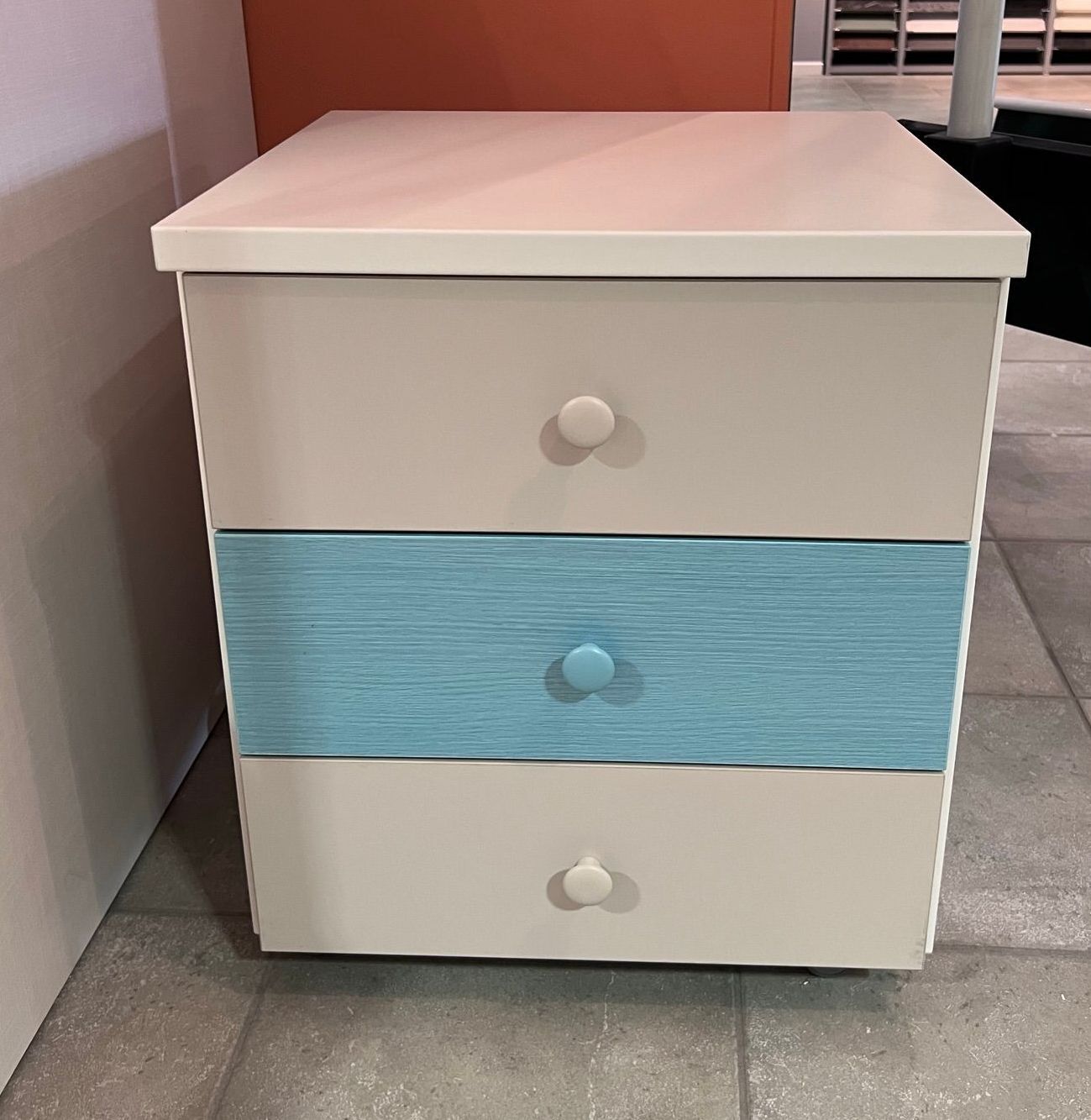 immagine di un Comodino Elegant di Corazzin