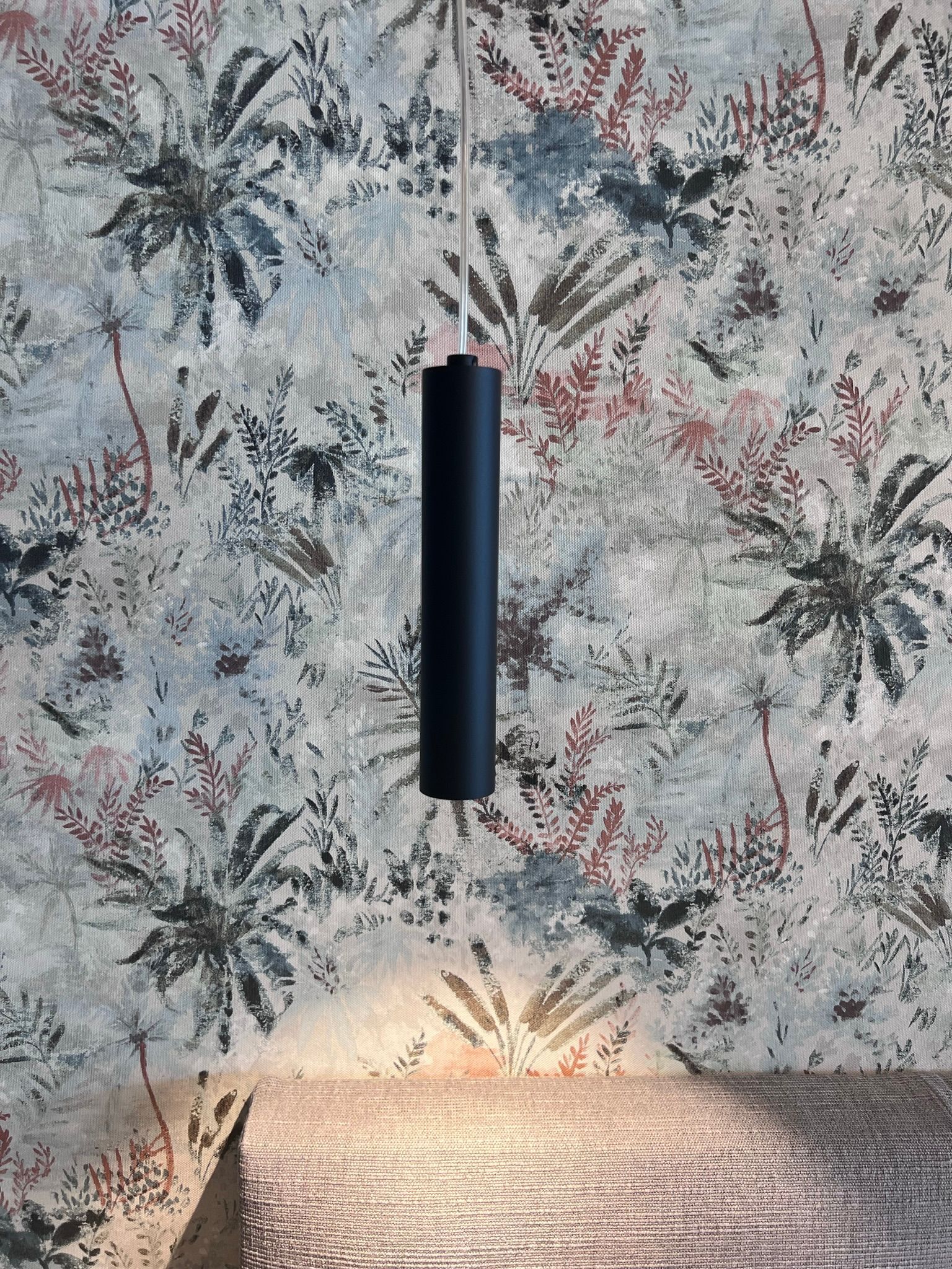 Immagine della lampada Axiom di Rossini Illuminazione, esposto presso Arredamenti Capelli