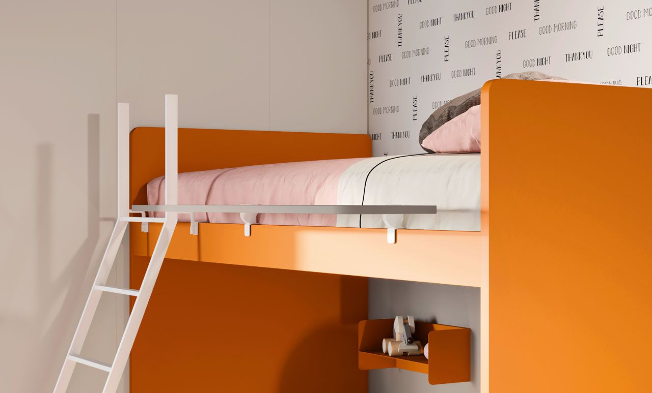 Letto a castello di design con scaletta contenitore e finiture colorate.