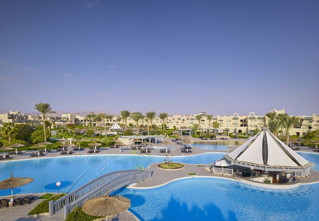 Coral Sea Water World Resort