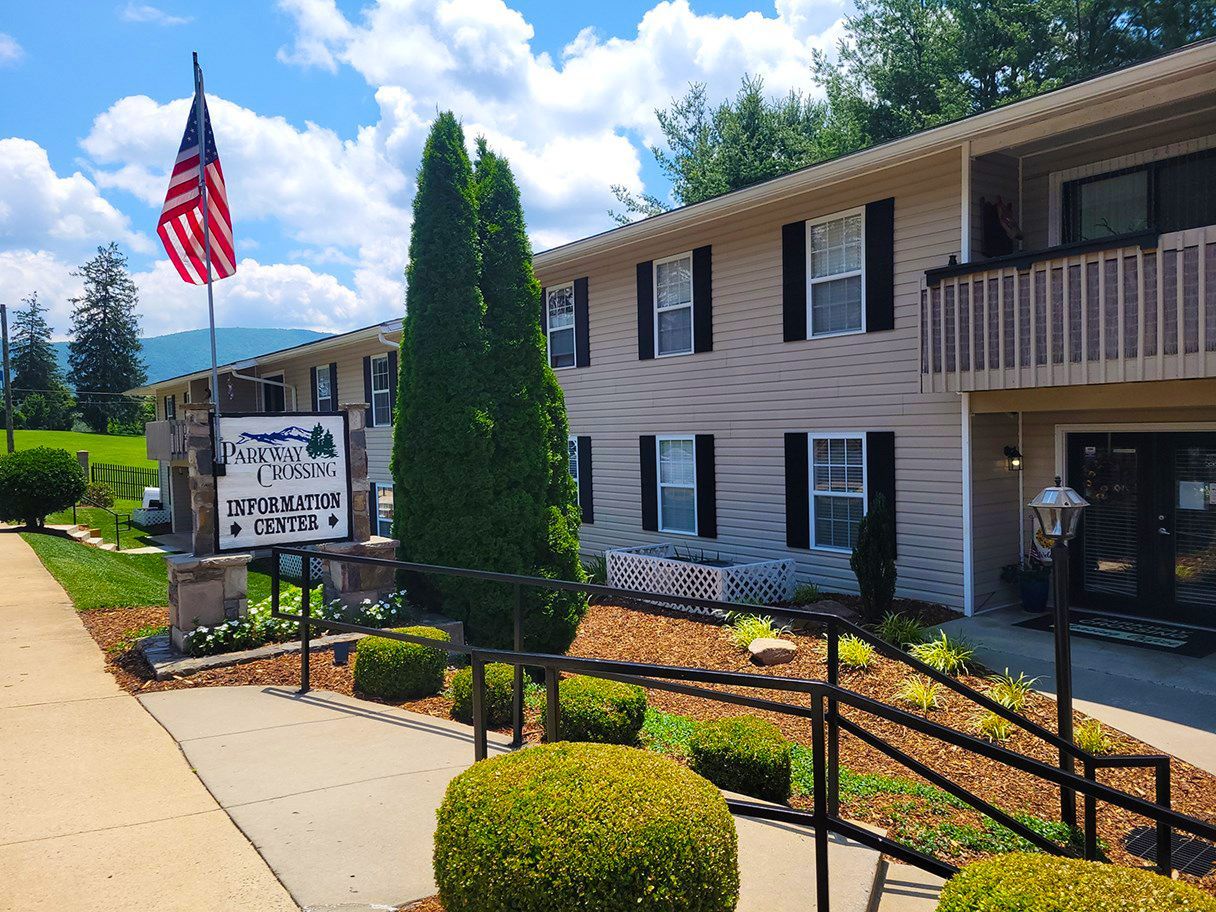 Parkway Crossing exterior