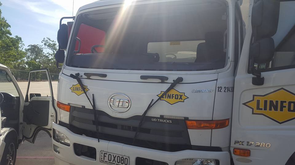truck windscreen replacement brisbane