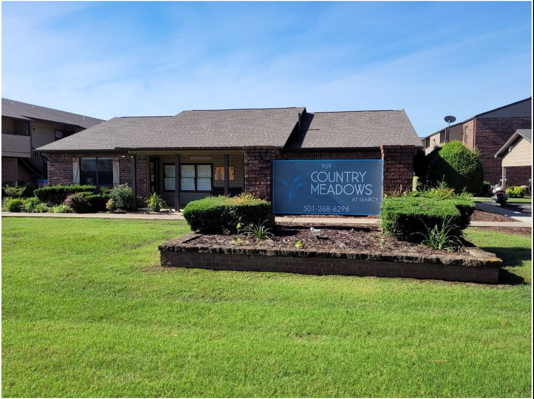 CM - sign and lawn