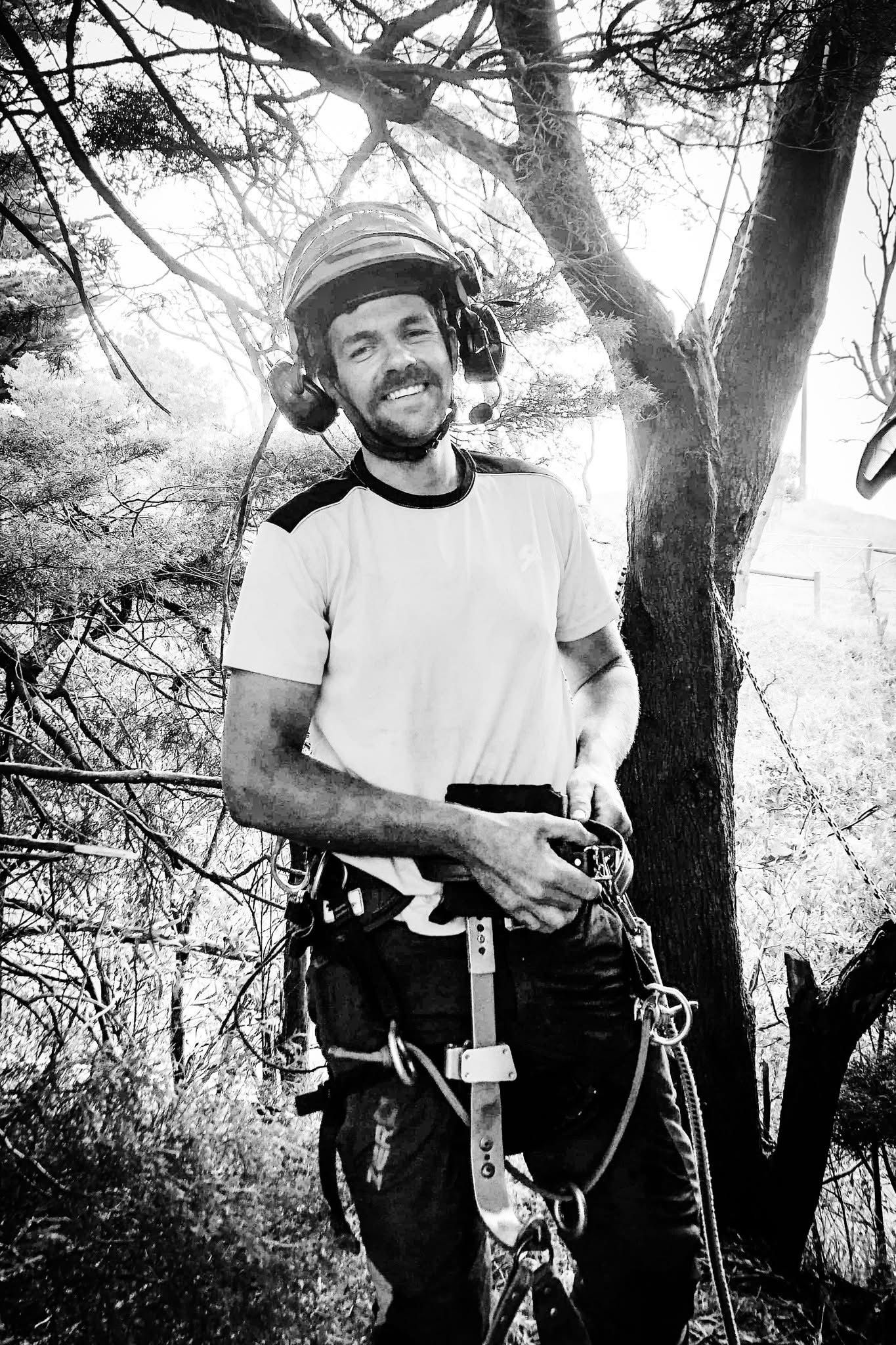 Arborist,tree,chainsaw,tree removal,stump grinding,tree care,pruning,hedge trimming,trimmer tree,tree lopper,wood chipping,mulch,tree surgeon,garden care,site clearance,fully insured arborist service,Inverloch,Wonthaggi,Korumburra