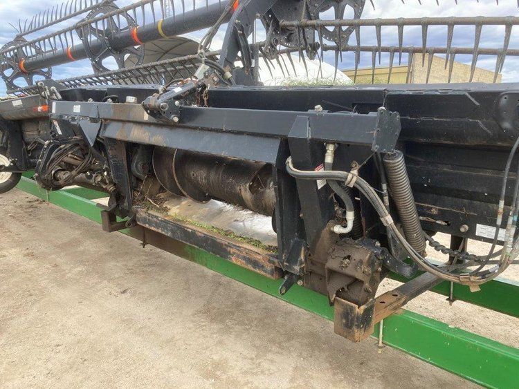 MacDon 2152 Front 2 — Swan Hill, VIC — Murray Mallee Machinery