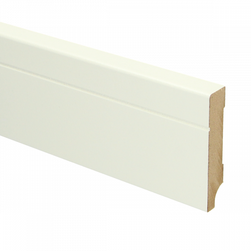 Een witte houten plint op een witte achtergrond.