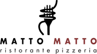Logo del ristorante pizzeria MATTO MATTO con testo nero e rosso e icona stilizzata di un cappello da chef.