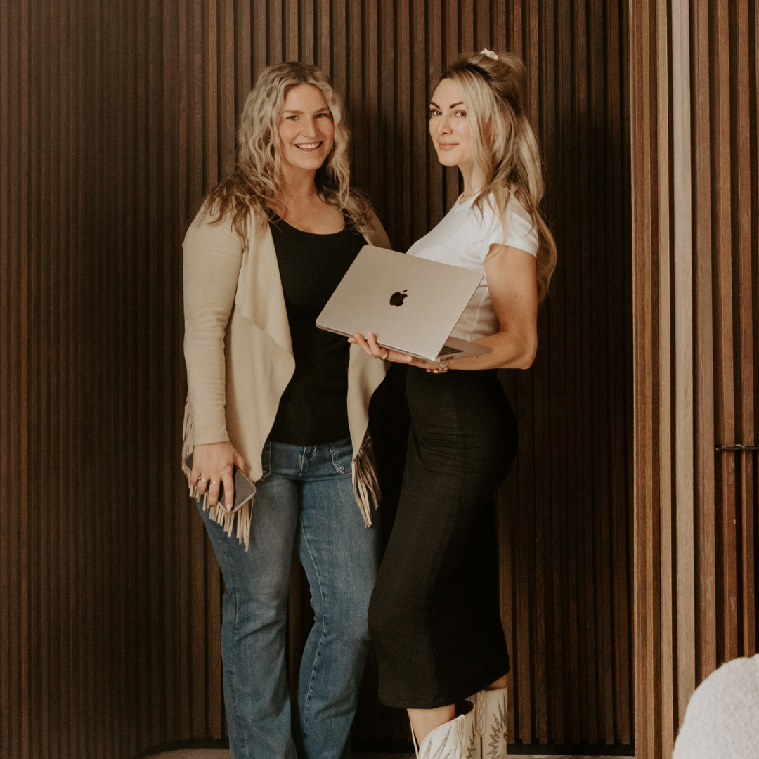 two woman discussing the benefits of influencer marketing