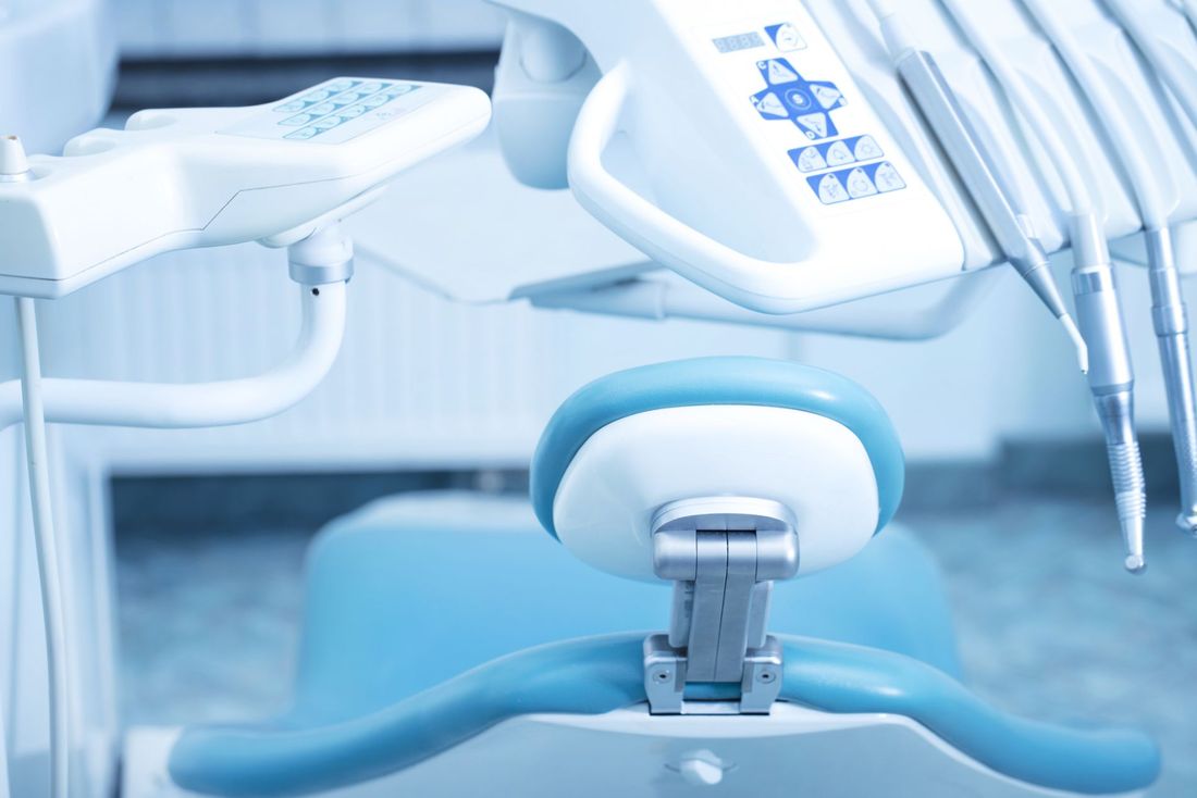 Poltroncina nello studio dentistico