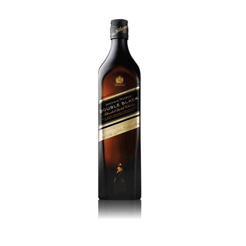 Botella de whisky Johnnie Walker Double Black sobre fondo blanco. Etiqueta negra con texto dorado.