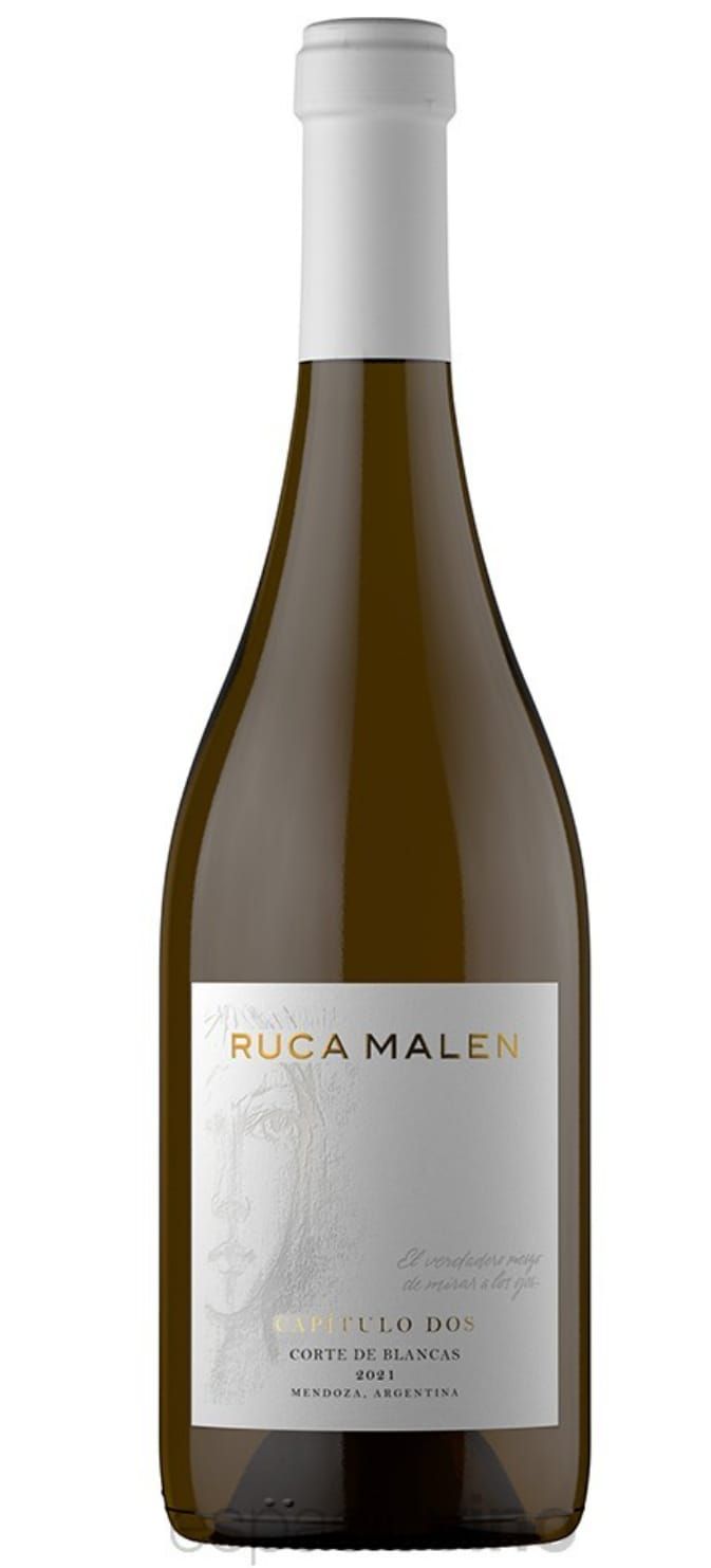 Botella de vino Ruca Malen. Color claro, con etiqueta blanca.