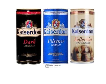 Tres latas de cerveza Kaiserdom: oscura, azul y beige.